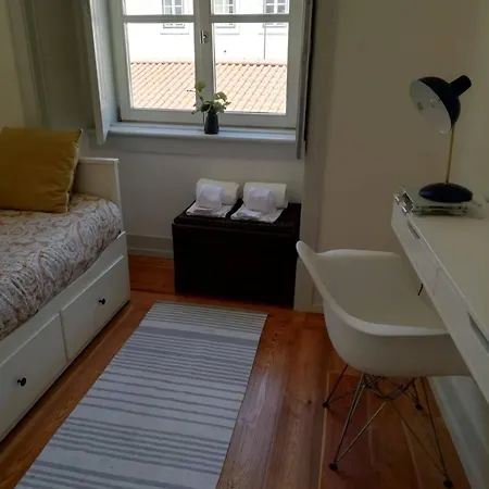 001 Bacalhoeiros Riverside Apartman *